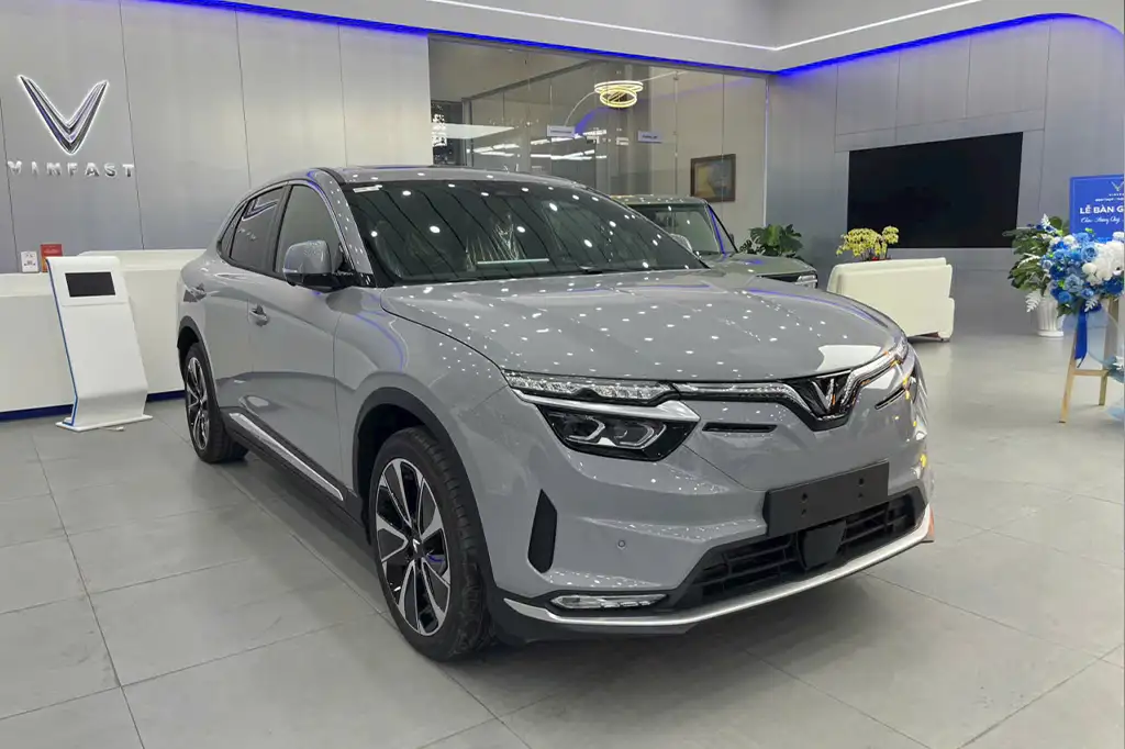 Thiết kế thân xe VinFast VF 8: Cân đối và vững chãi